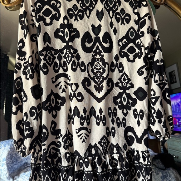 Zara Black and White Mini Sundress with Bishop Sleeves - Picture 4 of 11